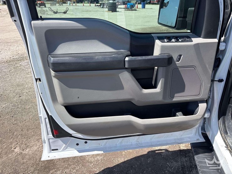2019-ford-f150-image-10