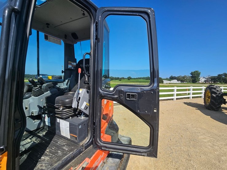 2020-kubota-u55-image-28