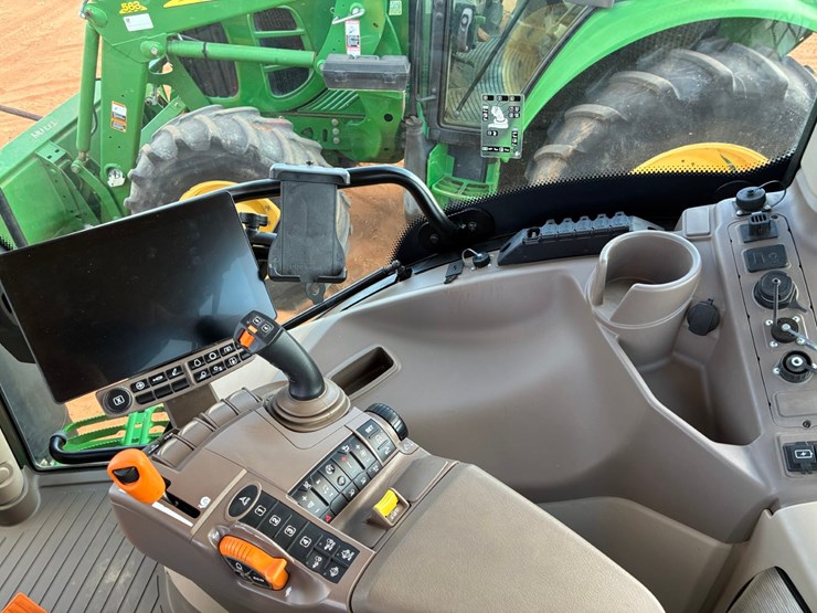 #207617-•-john-deere-6r155-tractor-image-15