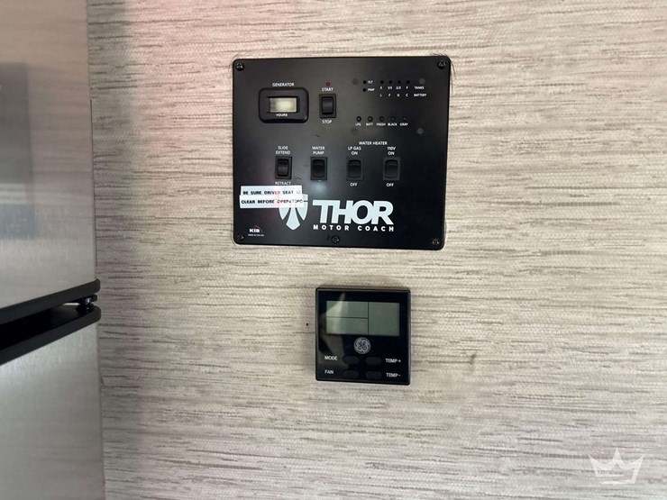 2020-ford-f53-thor-ace-32.3-33.5ft-class-a-motorhome-image-39