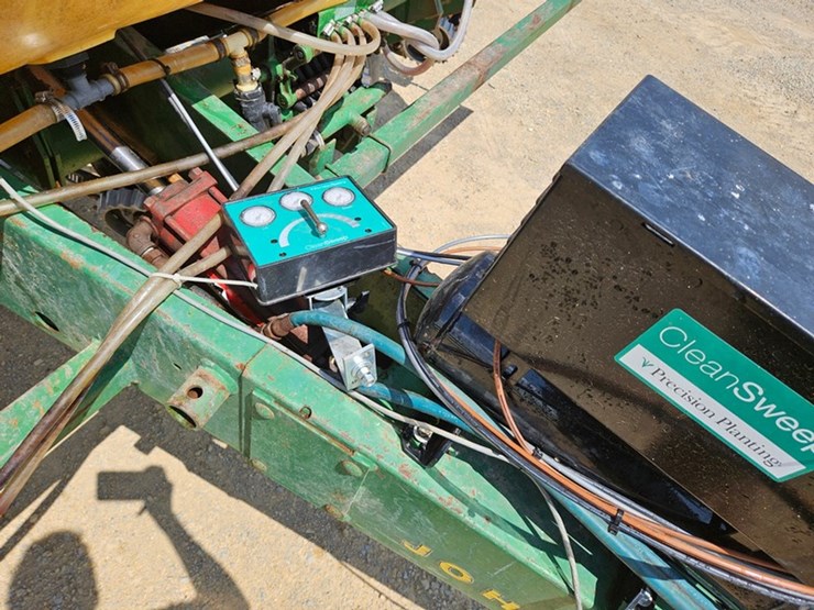 john-deere-7000-image-13