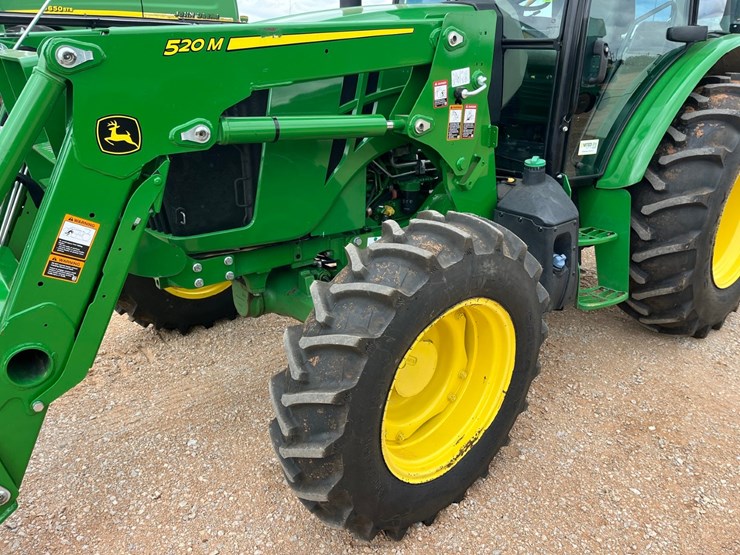 2022-john-deere-5100e-image-2