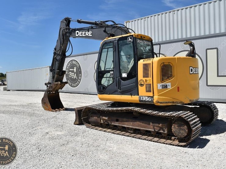 2014-deere-135g-image-8