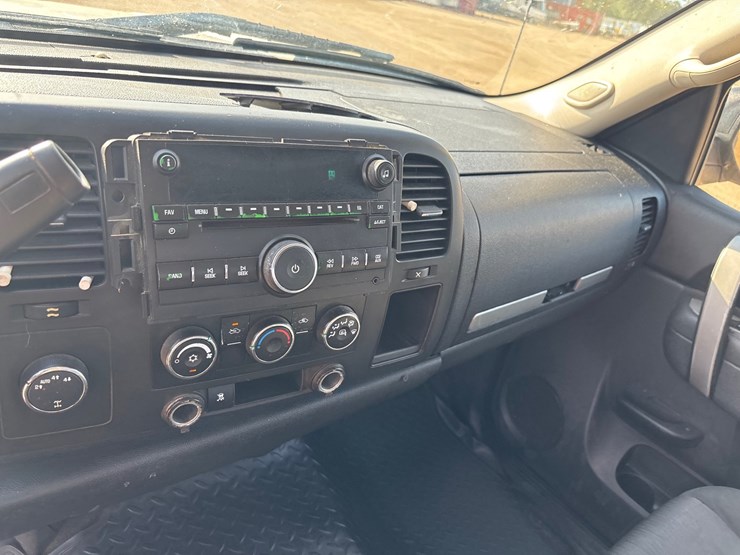 2010-chevrolet-silverado-1500-image-8