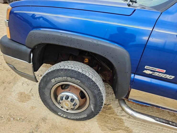 2004-chevrolet-3500-image-37