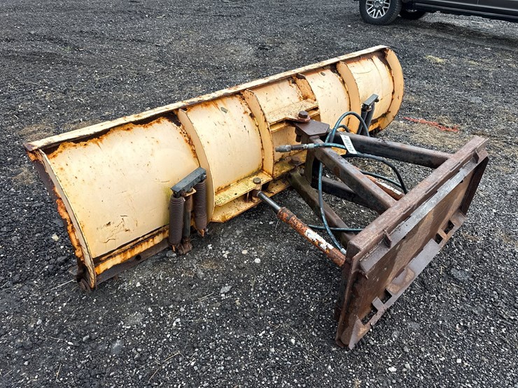 #712-•-8’-diamond-skid-steer-snow-plow-image-4