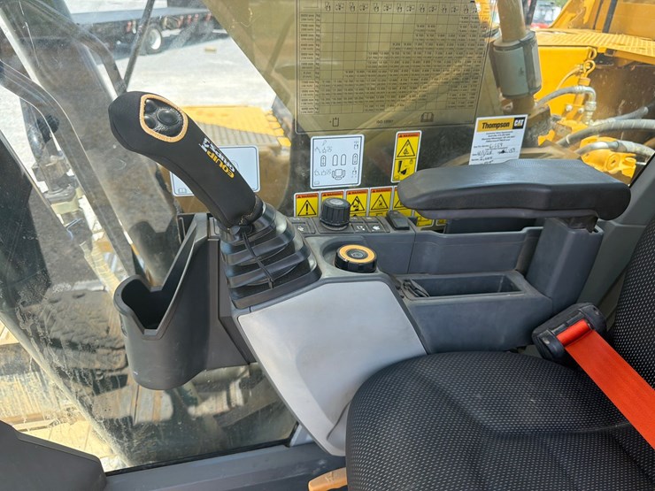 caterpillar-336gc-image-21