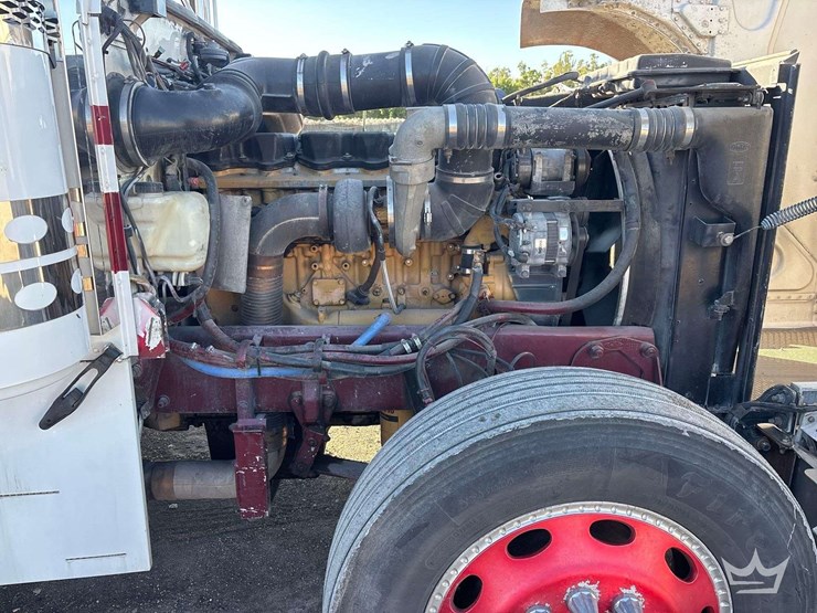 2005-peterbilt-379-image-10