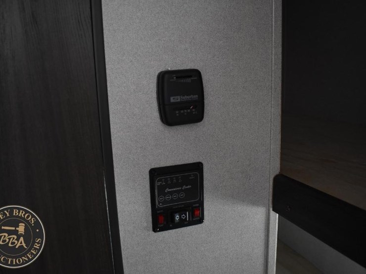 2019-keystone-rv-co-springdale-2200bh-46282-image-29