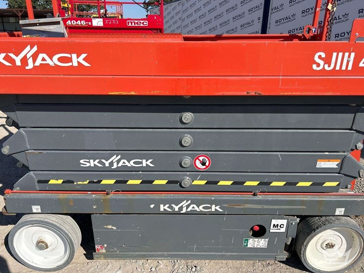 2019-skyjack-sj4632-32ft.-electric-scissor-lift-image-13