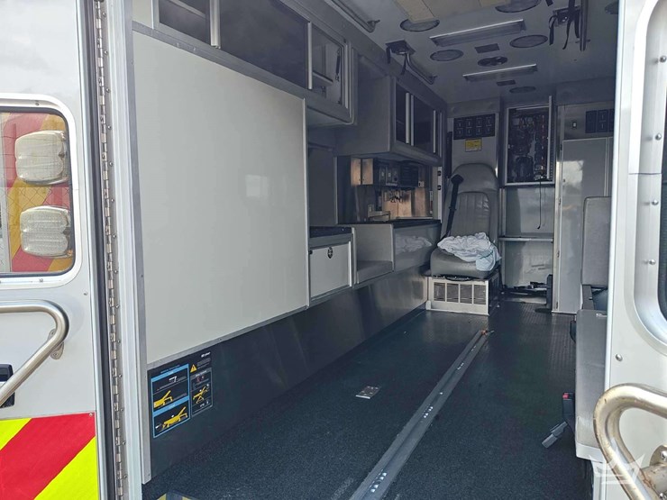 2011-international-durastar-4300-image-41