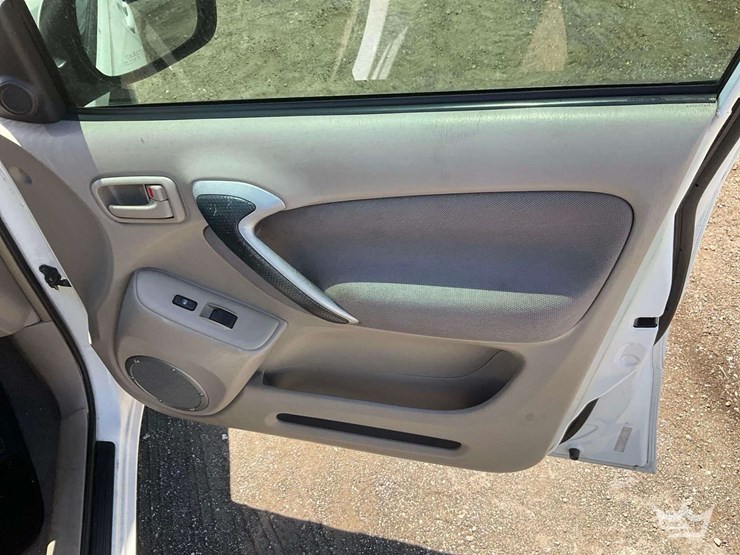 2002-toyota-rav4-image-22