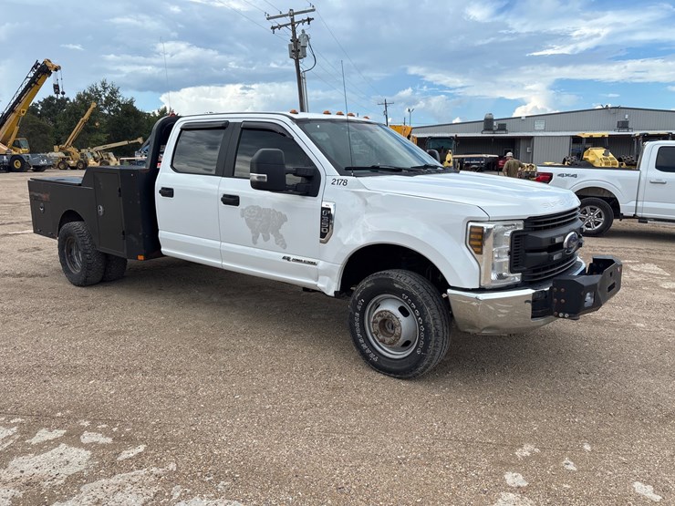 2019-ford-f350-image-2