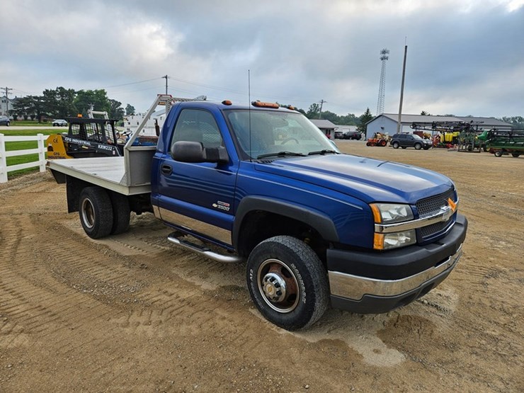 2004-chevrolet-3500-image-7