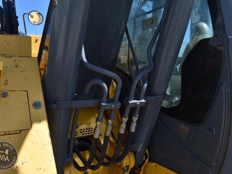 2014-deere-135g-image-42