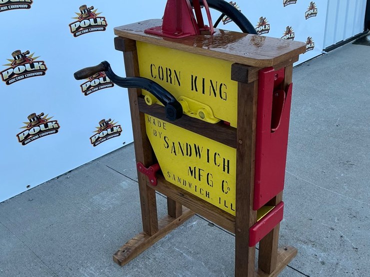 #5065-•-sandwich-mfg-co.-corn-king-antique-hand-crank-corn-sheller-image-4
