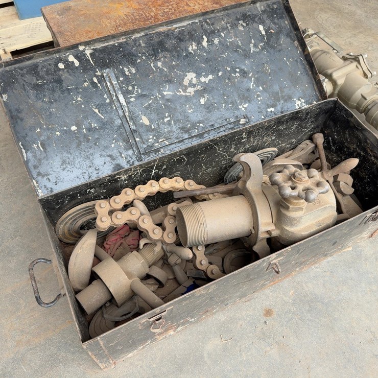 QUANTITY OF PIPE TAPPING ACCESSORIES