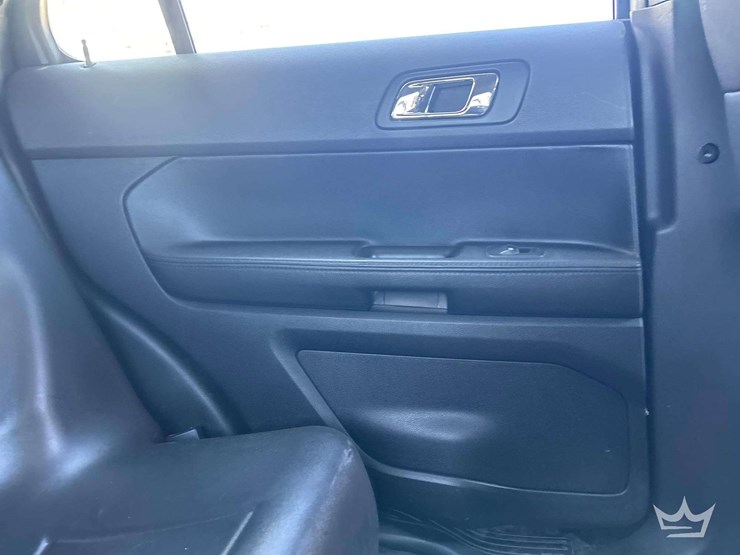 2018-ford-explorer-image-21