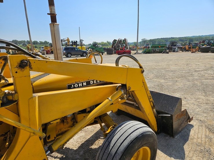 john-deere-301-image-27