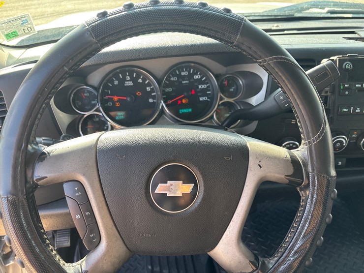 2010-chevrolet-silverado-1500-image-9
