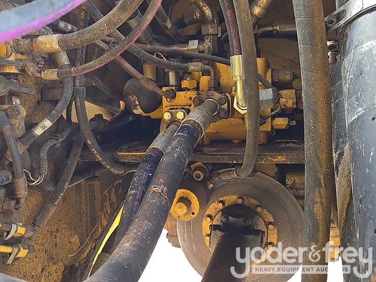 2015-caterpillar-966m-image-47