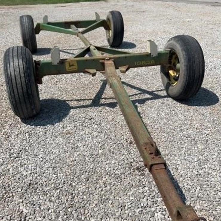 JOHN DEERE 1065A