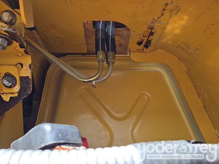 2007-caterpillar-d6n-xl-image-30
