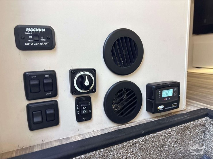 2020-ford-f53-thor-ace-32.3-33.5ft-class-a-motorhome-image-64