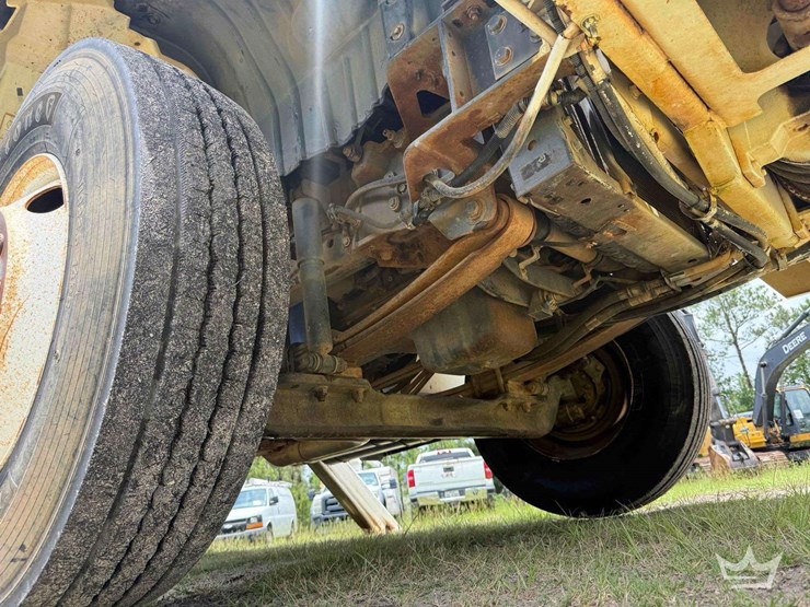 2009-international-durastar-4400-image-40