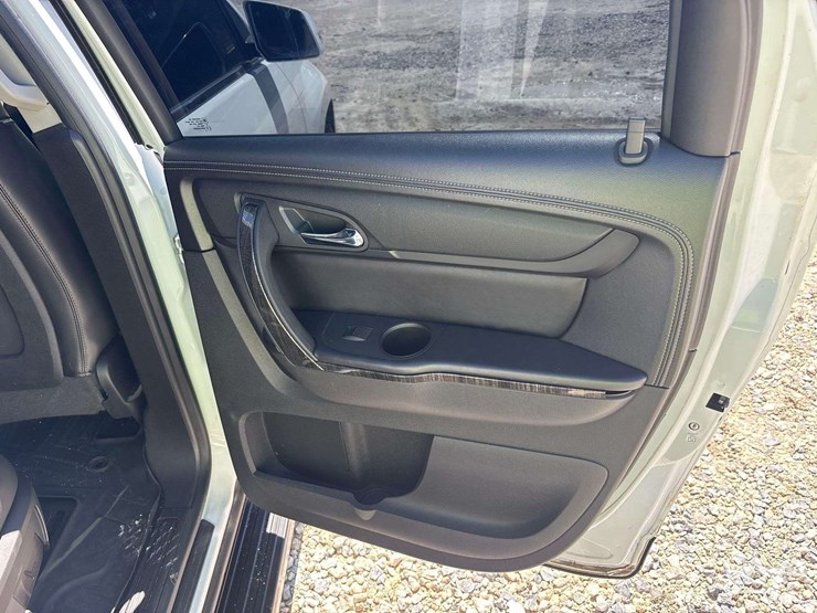 2016-gmc-acadia-image-24