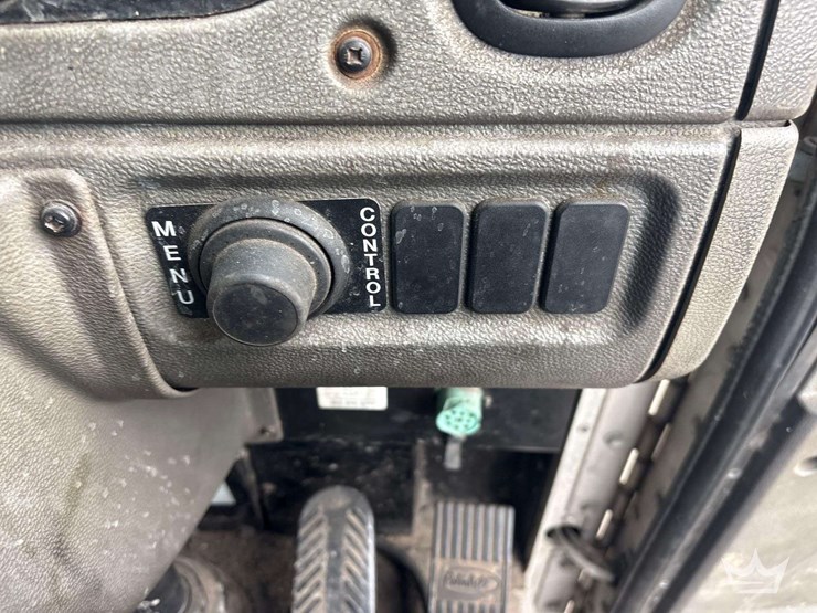 2019-peterbilt-520-image-31