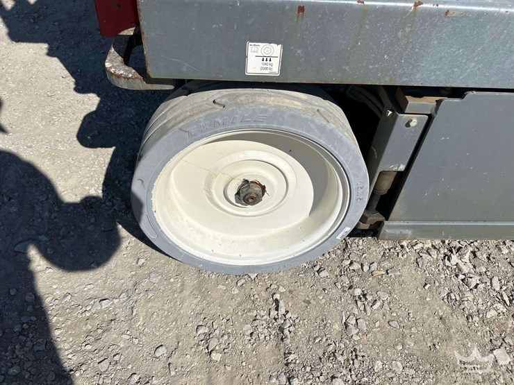 2018-skyjack-sj4632-32ft.-electric-scissor-lift-image-18