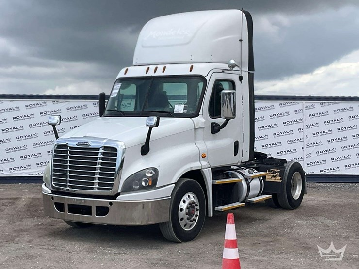 2017-freightliner-cascadia-125-image-1