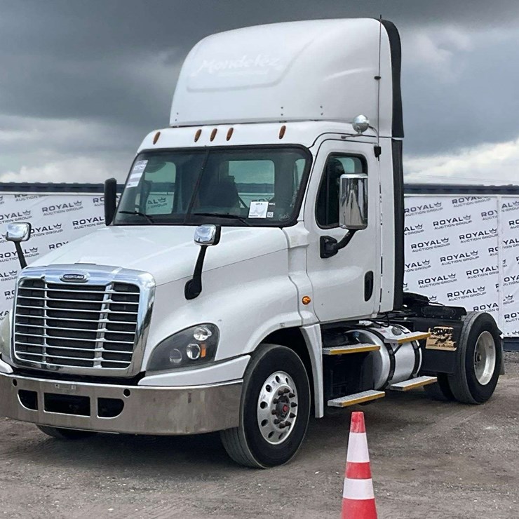 2017 FREIGHTLINER CASCADIA 125