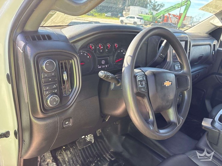 2024-chevrolet-silverado-2500-image-11