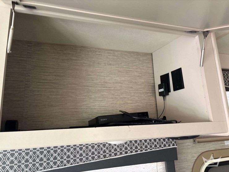 2020-ford-f53-thor-ace-32.3-33.5ft-class-a-motorhome-image-25
