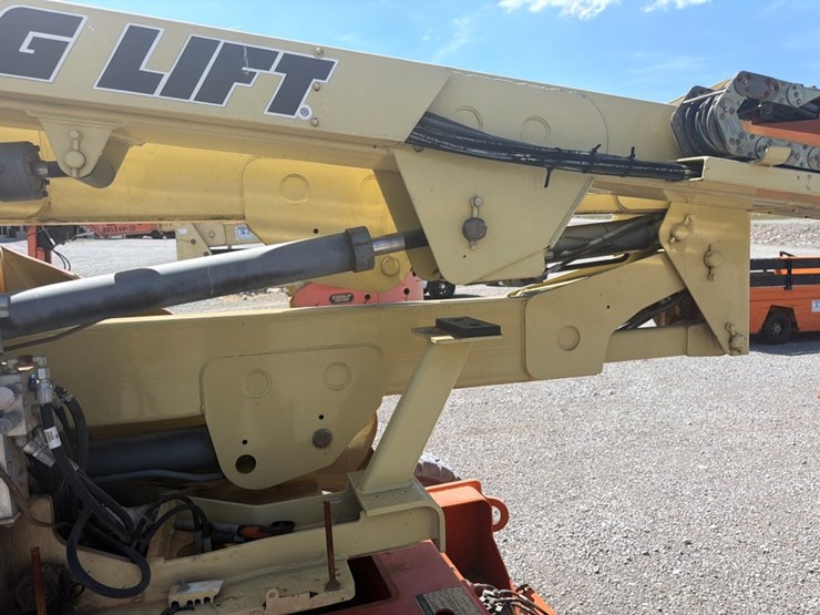 2005-jlg-e400ajp-image-7