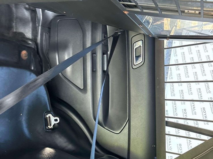 2016-ford-explorer-image-21