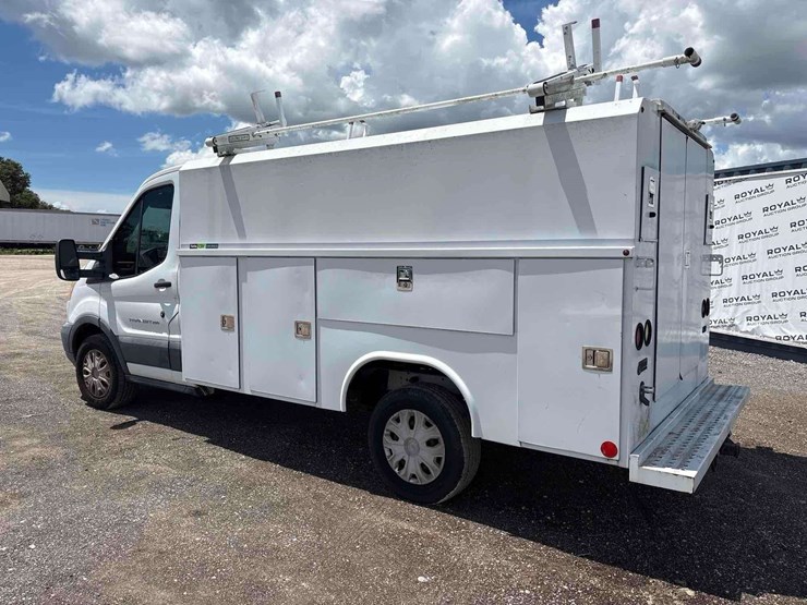 2016-ford-transit-250-enclosed-service-van-image-4