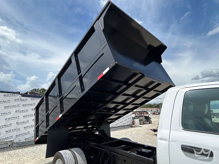 2021-ram-5500-4x4-s/a-landscape-dump-truck-image-13