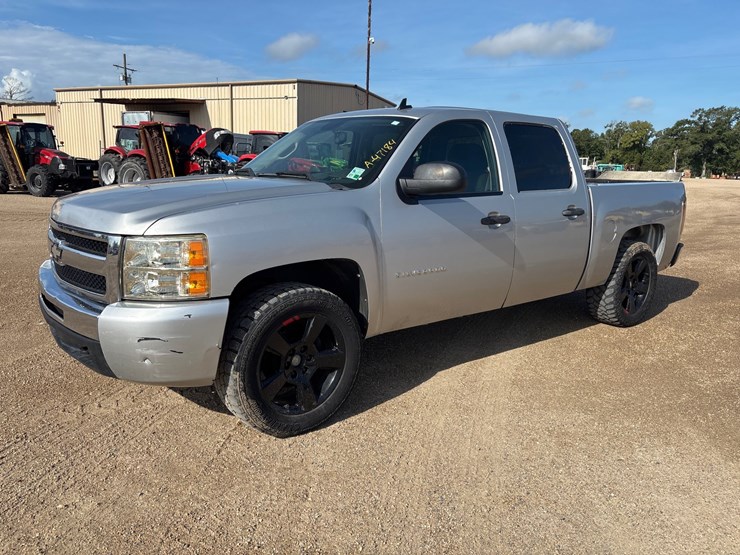 2010-chevrolet-silverado-1500-image-1