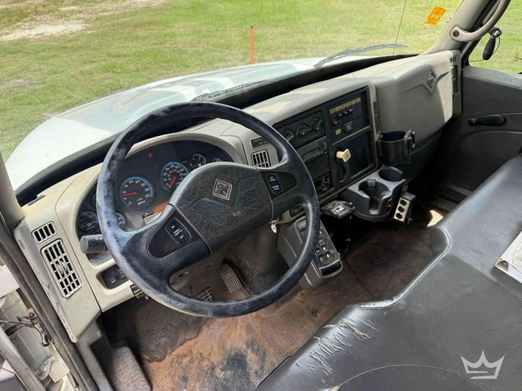 2009-international-durastar-4400-image-53