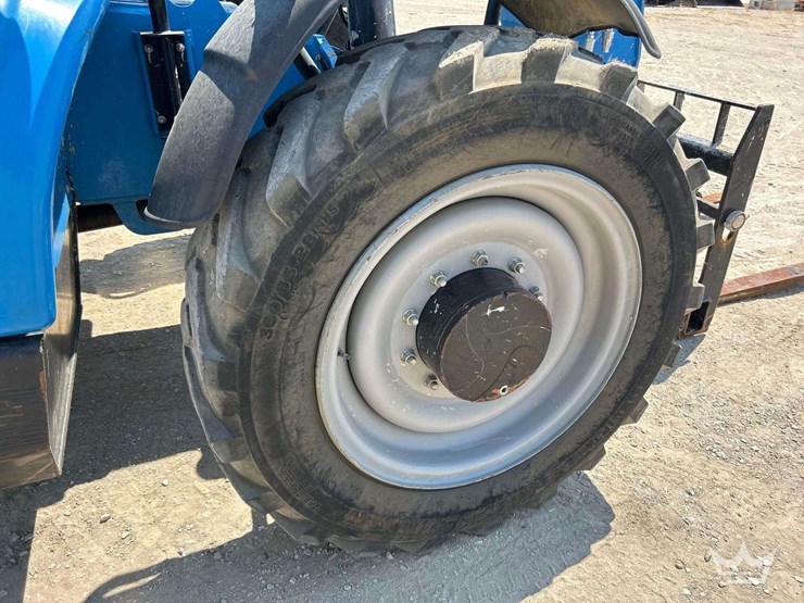 2019-genie-gth844-image-25