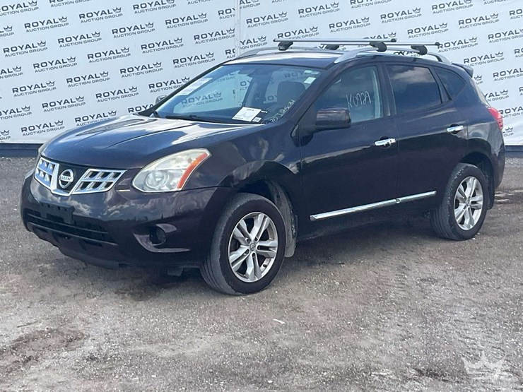 2012-nissan-rogue-image-1