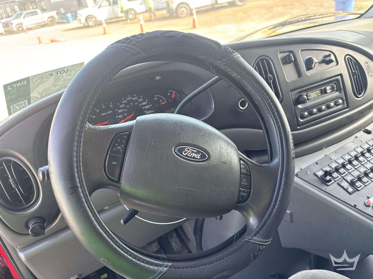 2008-ford-e450-image-29