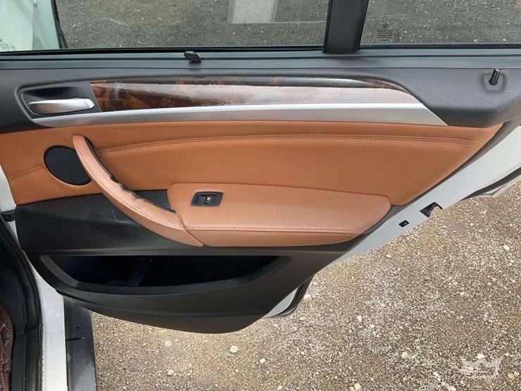 2009-bmw-x5-image-28