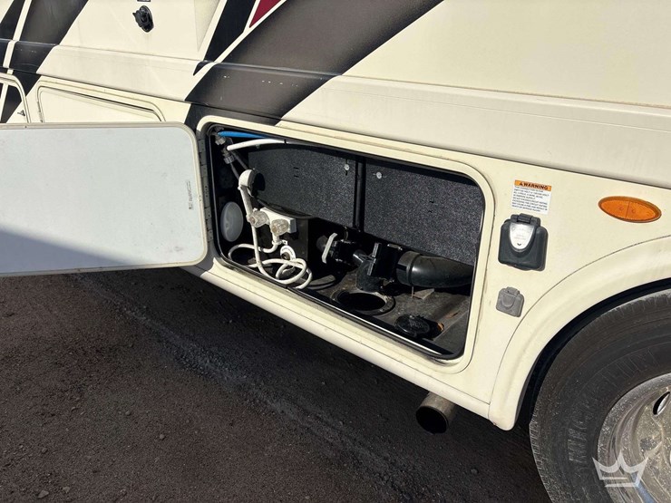 2020-ford-f53-thor-ace-32.3-33.5ft-class-a-motorhome-image-81