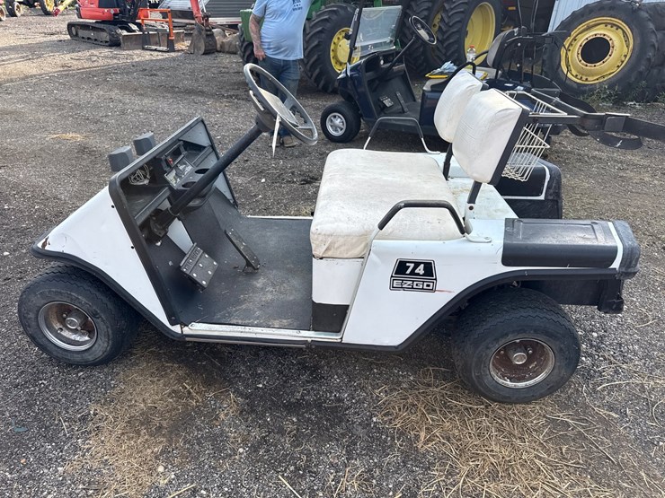 #757-•-ez-go-gas-golf-cart-image-2