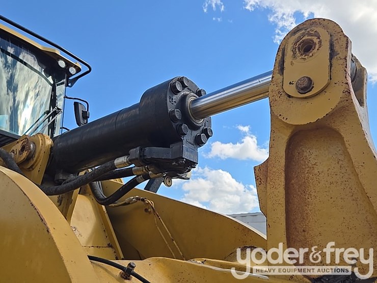 2015-caterpillar-966m-image-29