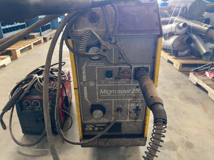 esab-migmaster-250-mig-welder-image-5